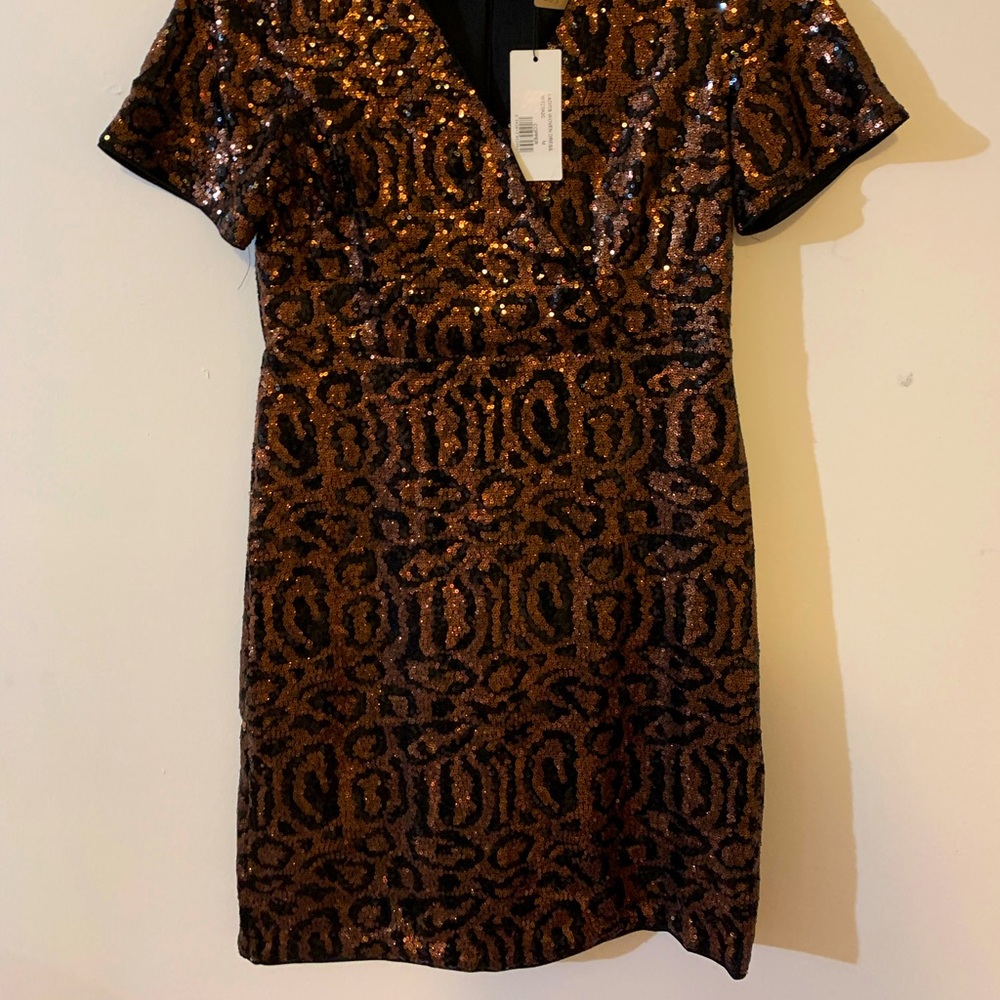 Women cocktail dress size medium. Brand Molly Bracken